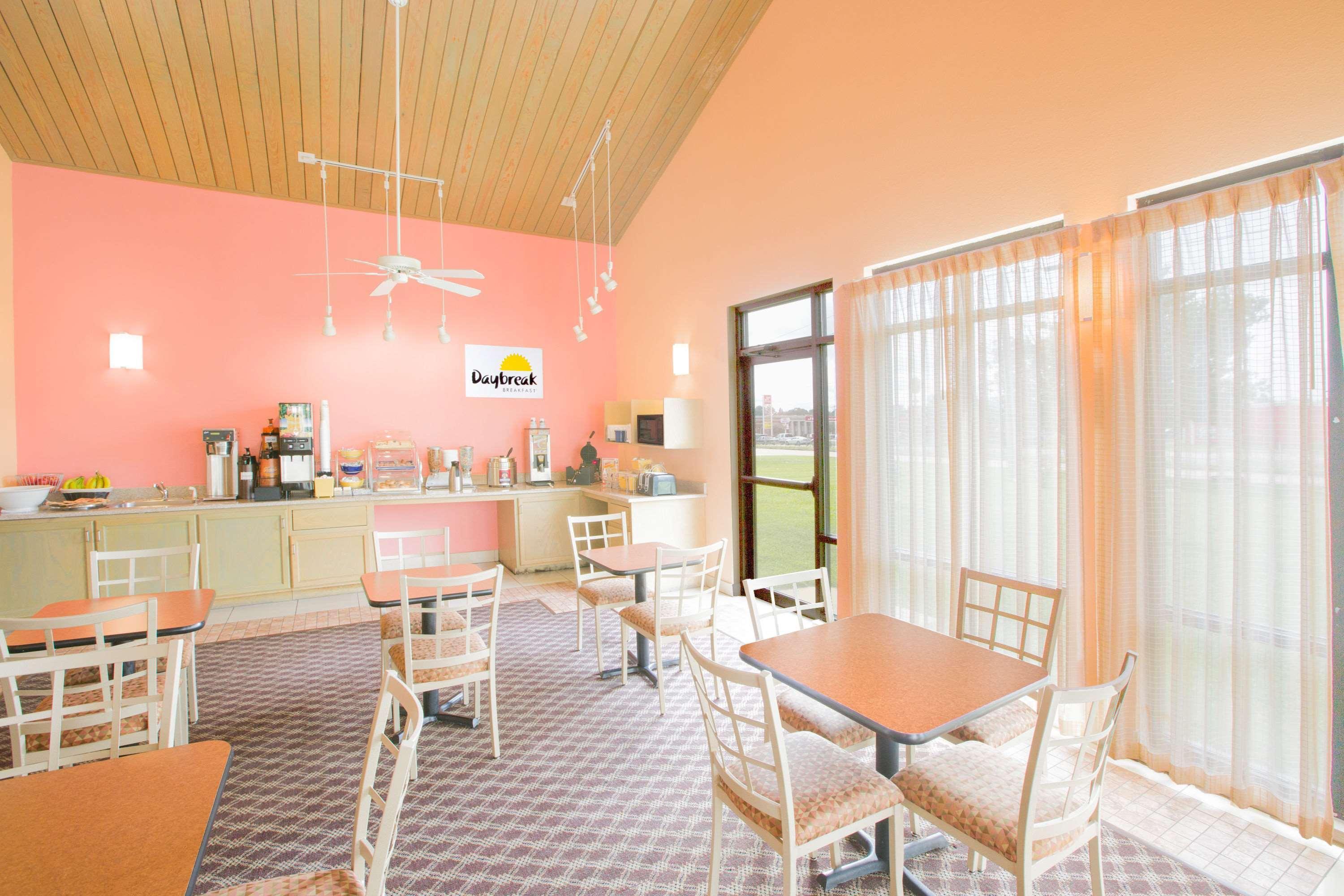 Days Inn By Wyndham Hattiesburg Ms Экстерьер фото