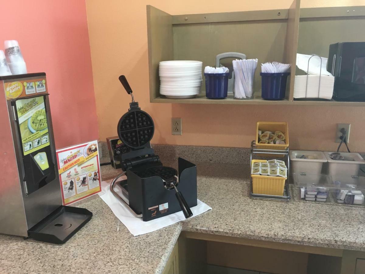 Days Inn By Wyndham Hattiesburg Ms Экстерьер фото